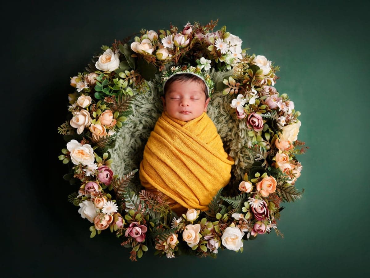 Newborn baby photographed at WonderBump Studio.